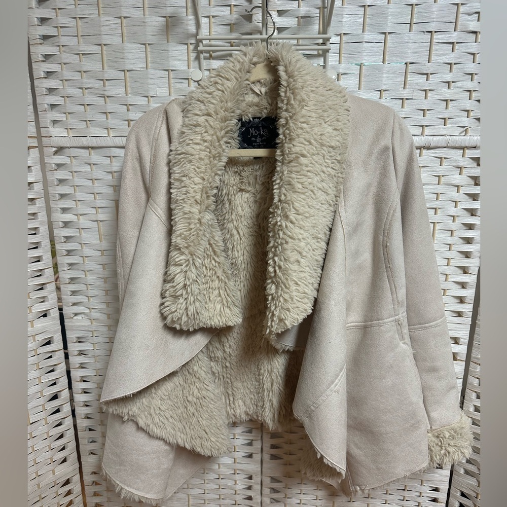 Faux suede‎ wrap jacket by Mo-ka off white faux Sherpa lined sz M euc